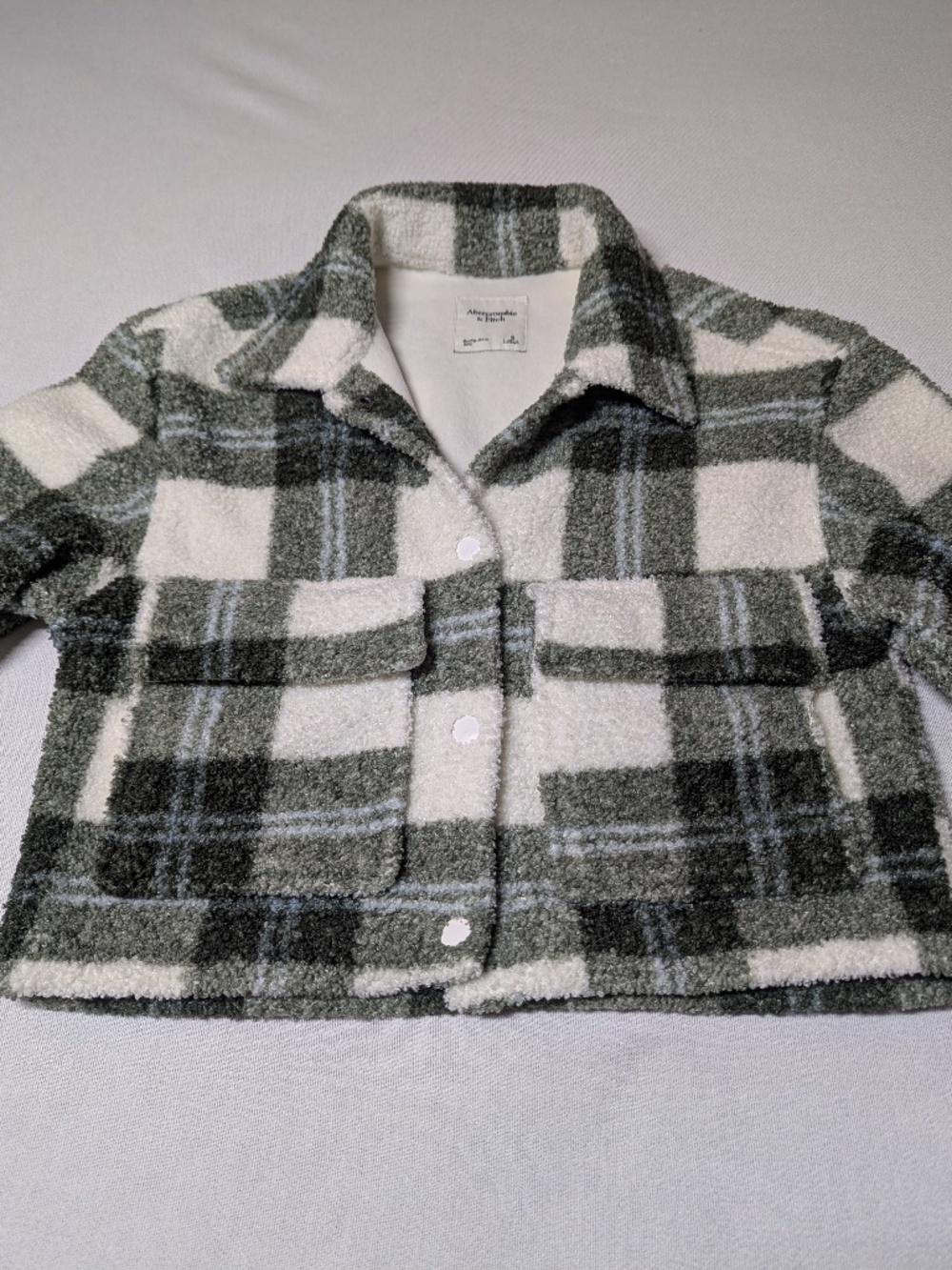 Abercrombie & Fitch Cropped Sherpa Shacket - Size small